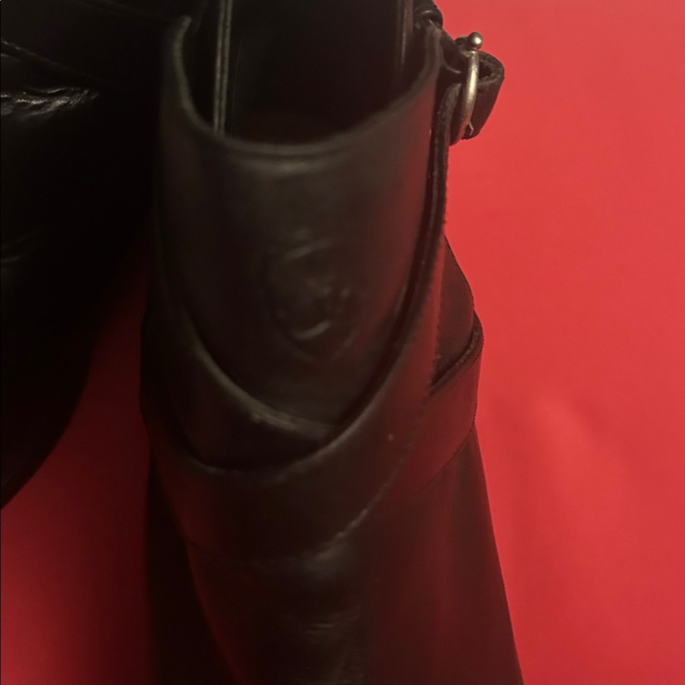 Ariat - Picture 2 of 16